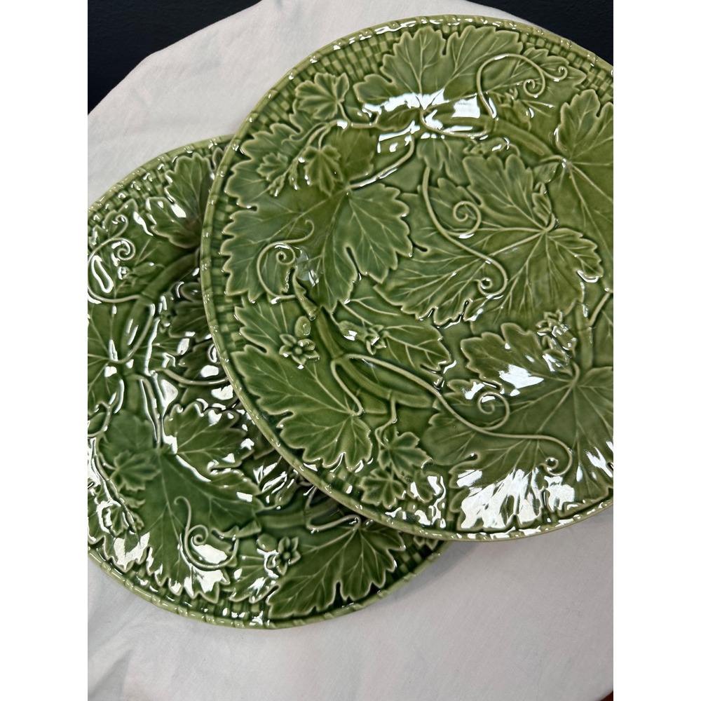 Bordallo Pinheiro Green Grape Leaf Majolica Plates Set of 2 Portugal 10"